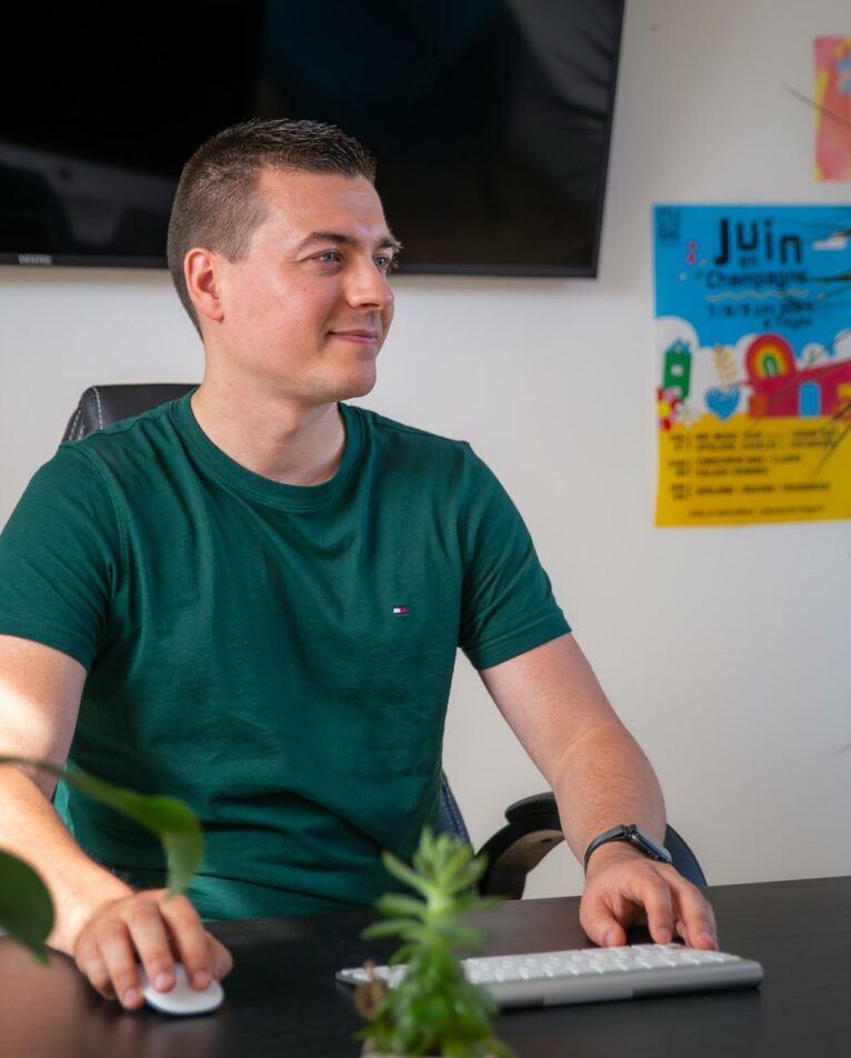 Boostez votre présence en ligne avec des services web professionnels